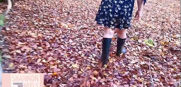  FOREST GiRL PiSS   FLASH - Shannon Heels